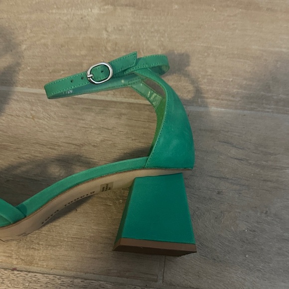 Gianni Bini Emerald Green Strappy Block Heel Sandals - Picture 7 of 8